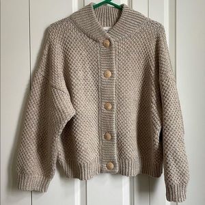 NWT Wol hide box bomber in limestone (S/M)